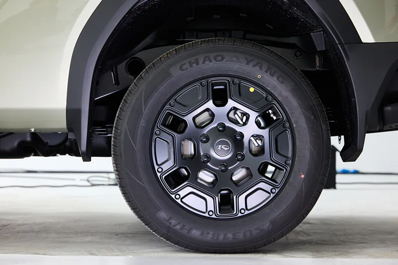 Ultrand T08 — 18" alaşım jant · All Terrain